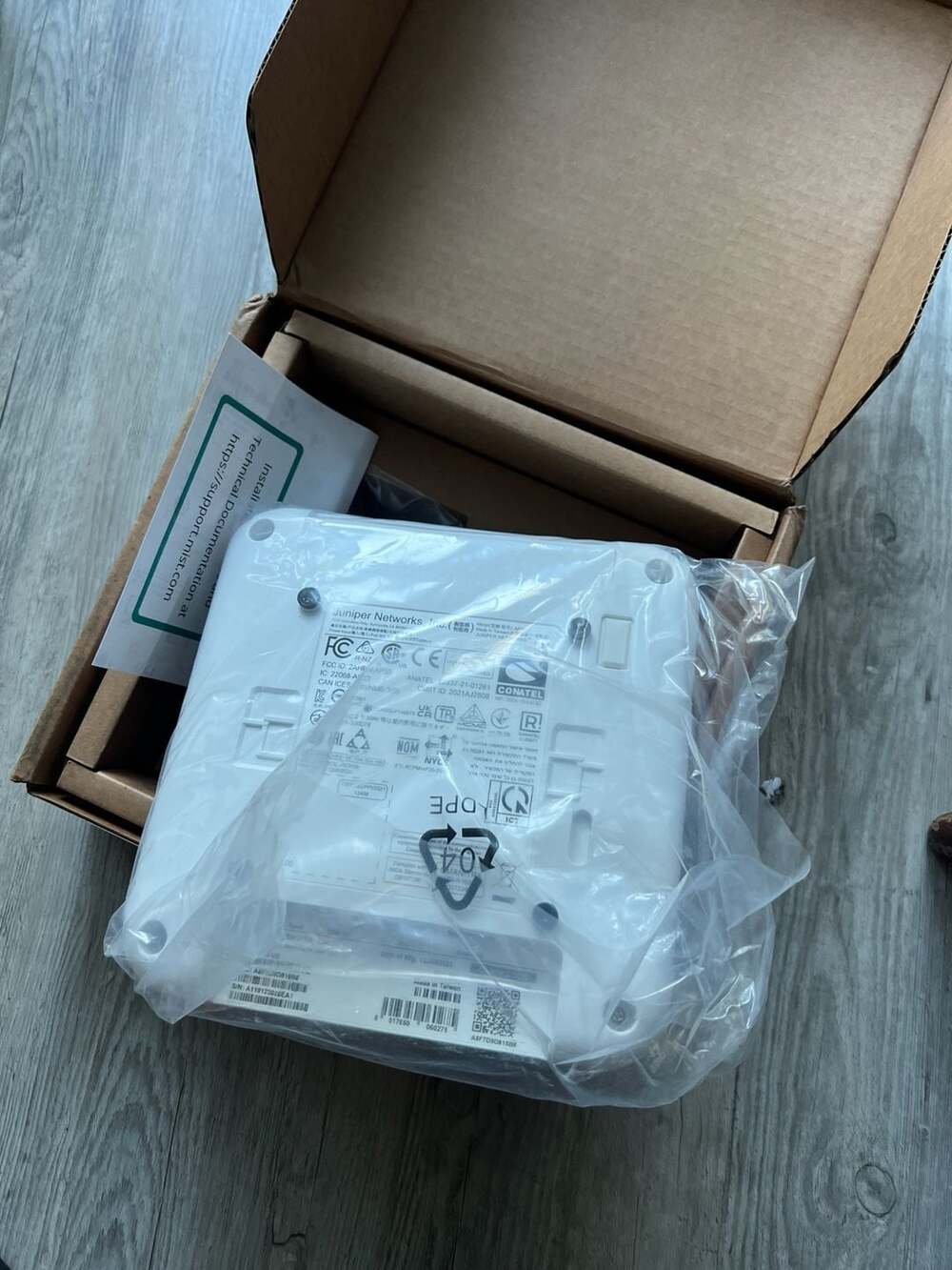 Juniper Networks Mist AP33-US Wi-Fi 6 Wireless Access Point